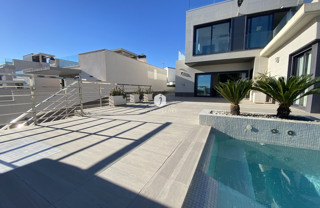 Tweedehands - Villa -
San Miguel de Salinas - Inland