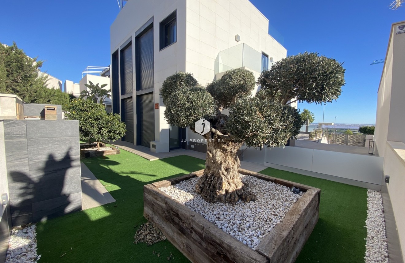 Tweedehands - Villa -
San Miguel de Salinas - Inland