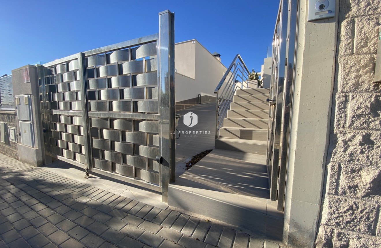 Tweedehands - Villa -
San Miguel de Salinas - Inland