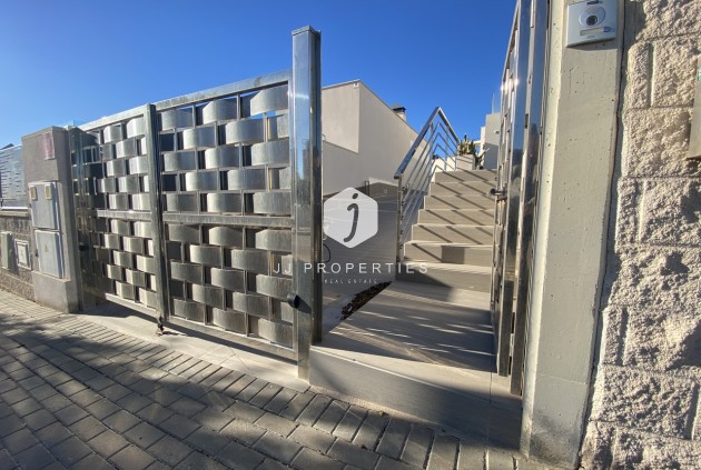 Tweedehands - Villa -
San Miguel de Salinas - Inland