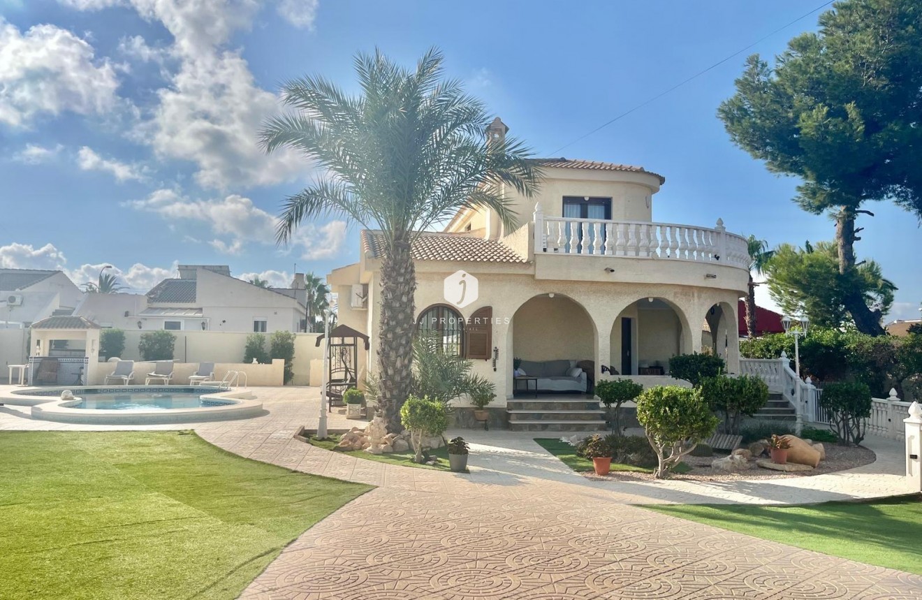 Tweedehands - Villa -
Torrevieja - San luis