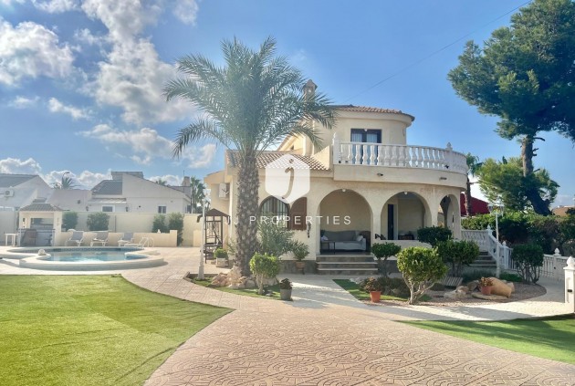 Tweedehands - Villa -
Torrevieja - San luis