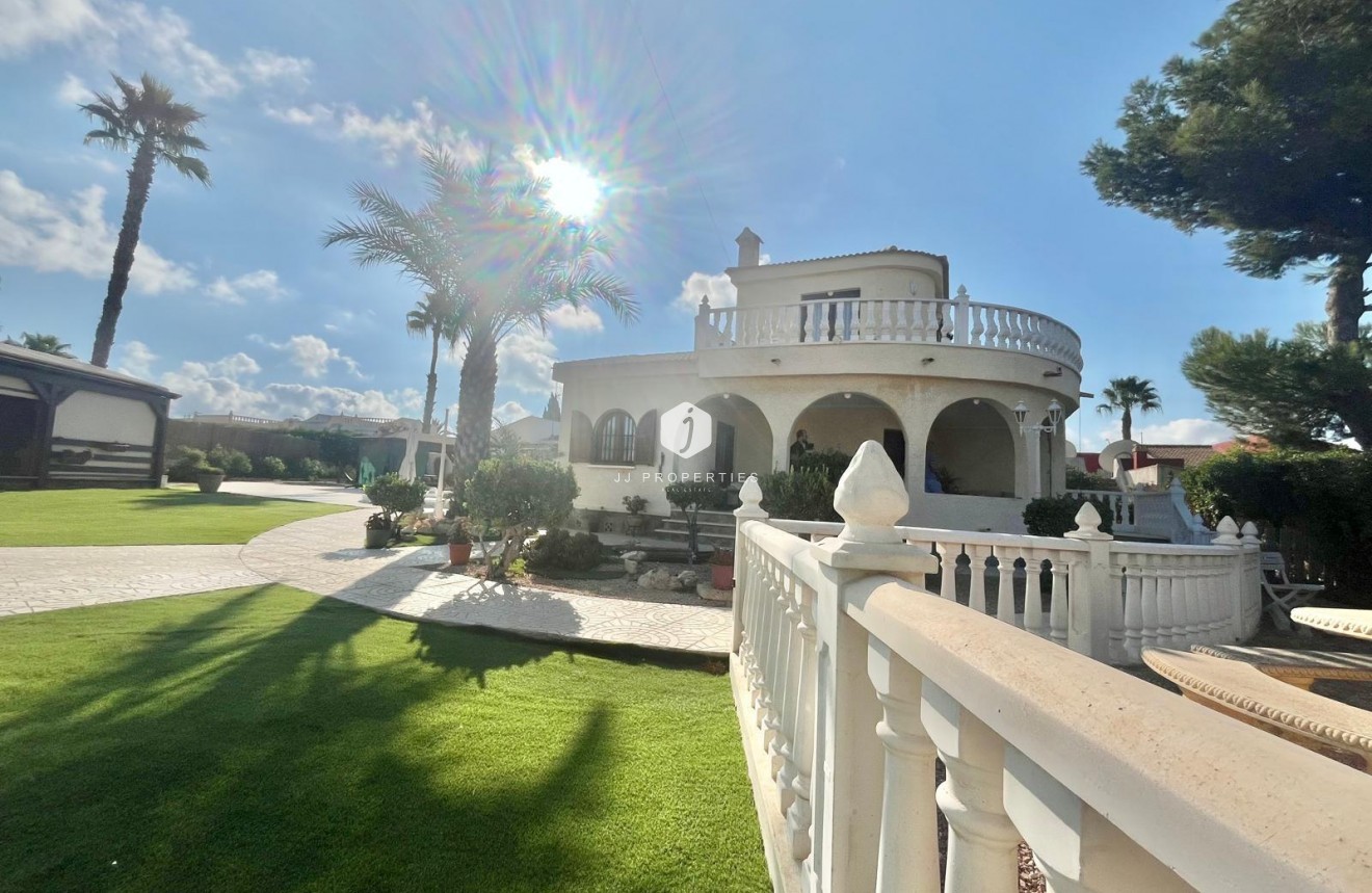 Tweedehands - Villa -
Torrevieja - San luis