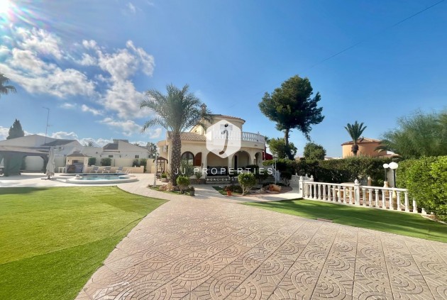 Tweedehands - Villa -
Torrevieja - San luis