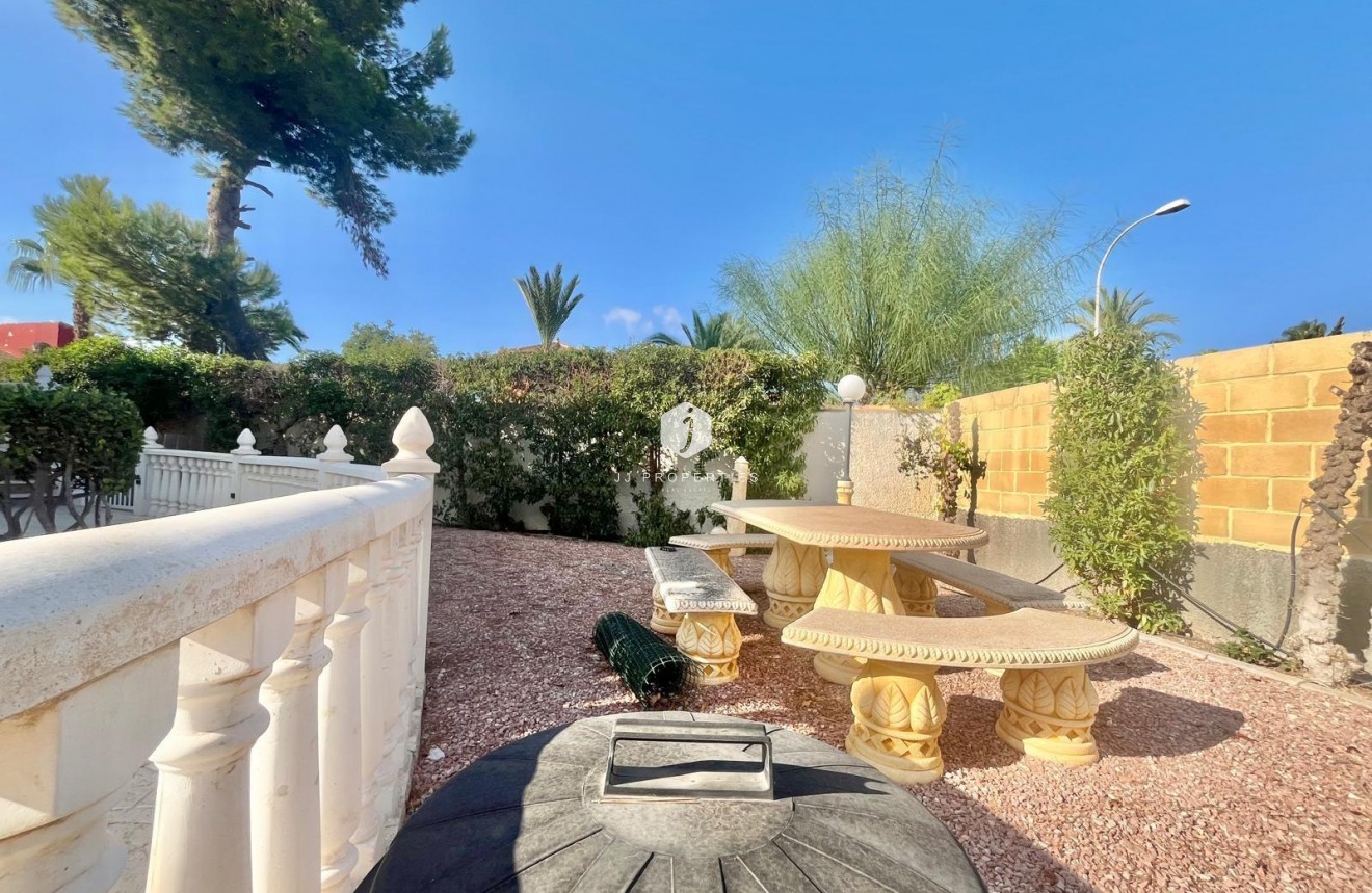 Tweedehands - Villa -
Torrevieja - San luis