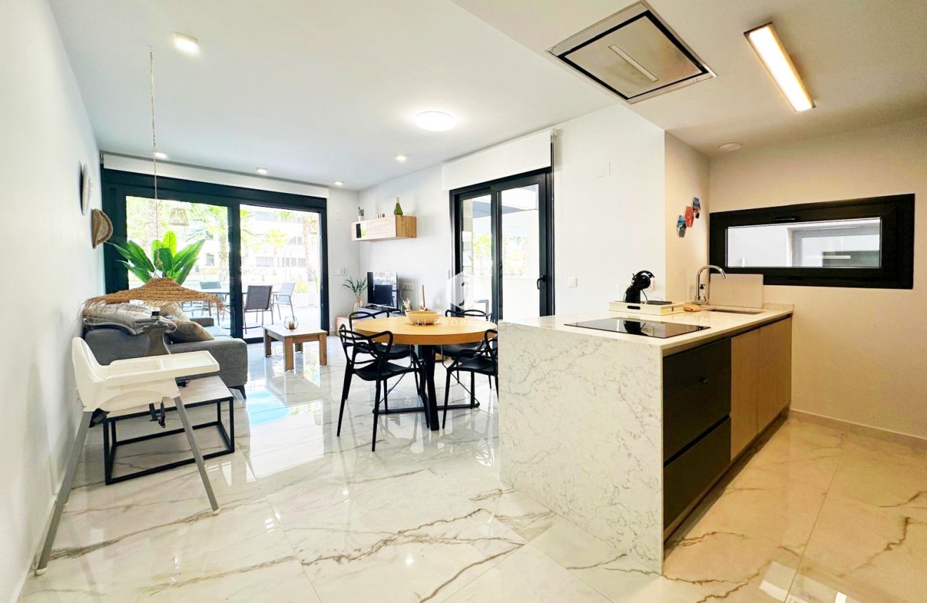 Tweedehands - Appartement / flat -
Torrevieja - Costa Blanca