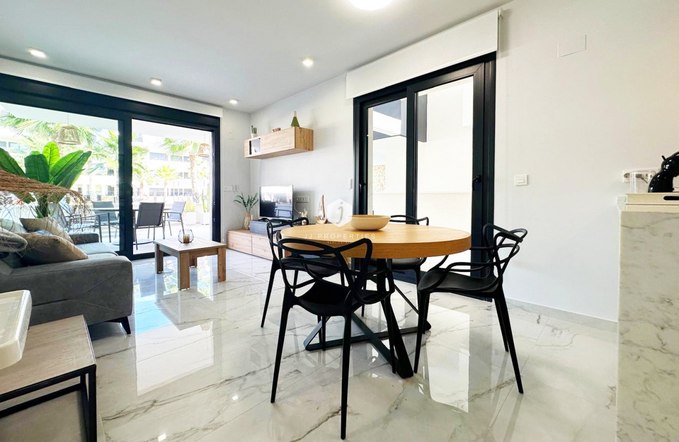 Tweedehands - Appartement / flat -
Torrevieja - Costa Blanca