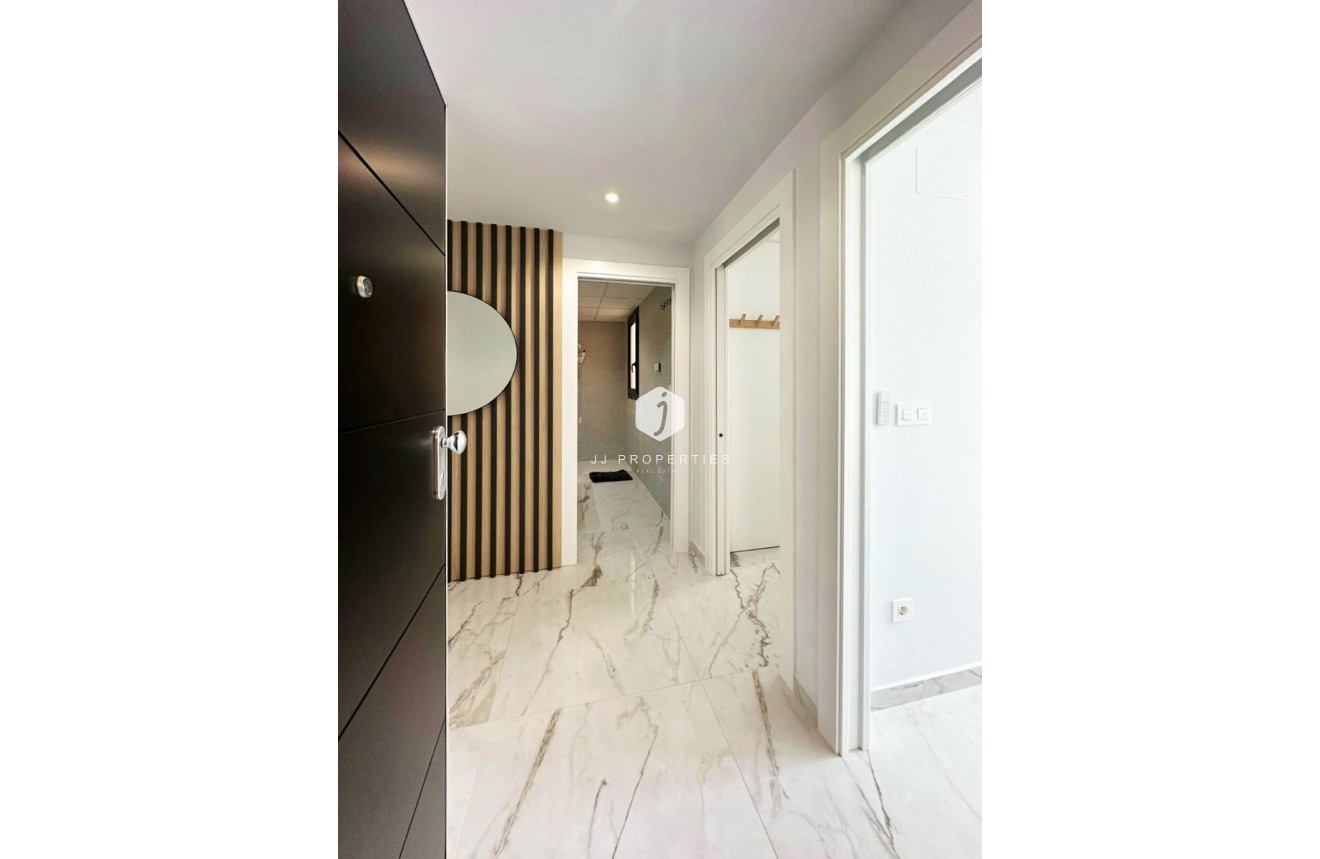 Tweedehands - Appartement / flat -
Torrevieja - Costa Blanca