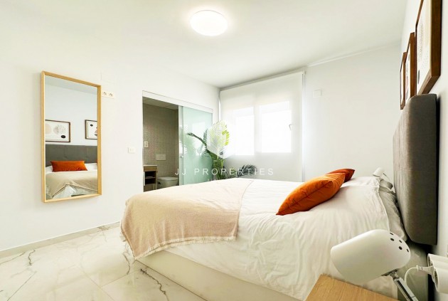 Tweedehands - Appartement / flat -
Torrevieja - Costa Blanca