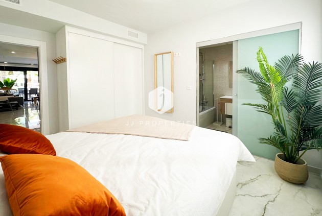 Tweedehands - Appartement / flat -
Torrevieja - Costa Blanca