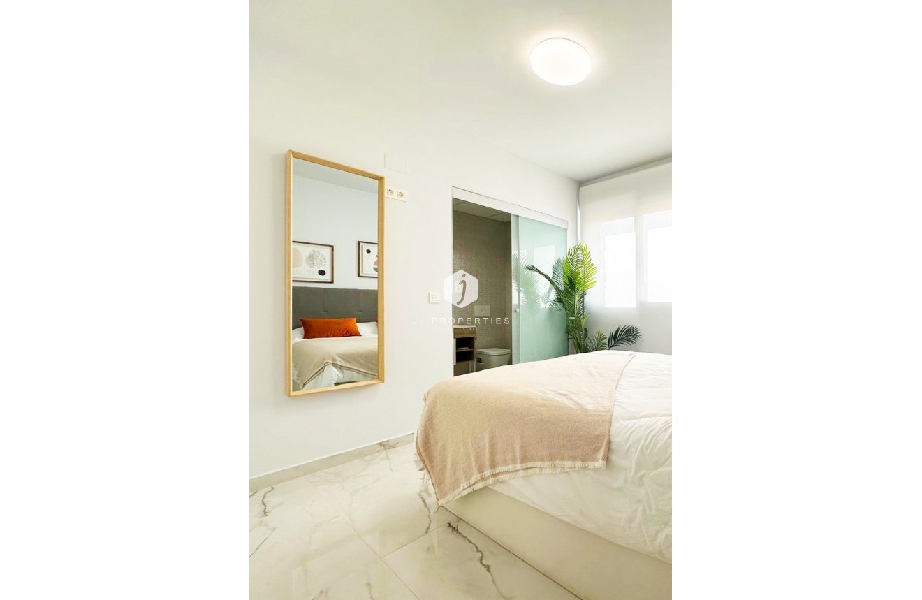 Tweedehands - Appartement / flat -
Torrevieja - Costa Blanca