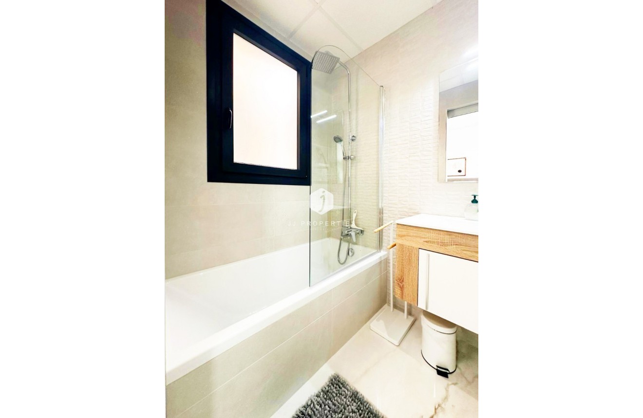 Tweedehands - Appartement / flat -
Torrevieja - Costa Blanca