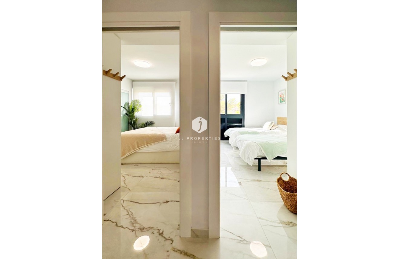 Tweedehands - Appartement / flat -
Torrevieja - Costa Blanca