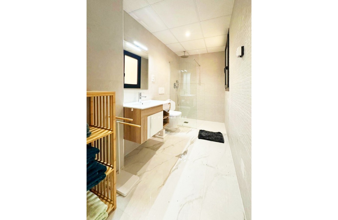 Tweedehands - Appartement / flat -
Torrevieja - Costa Blanca