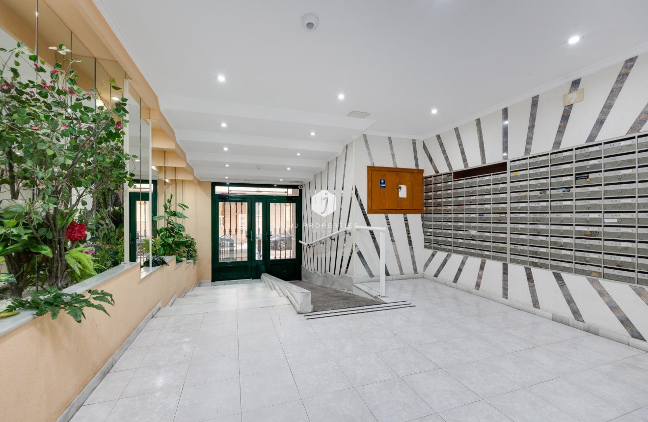 Aus zweiter Hand - Wohnung -
Torrevieja - Acequion