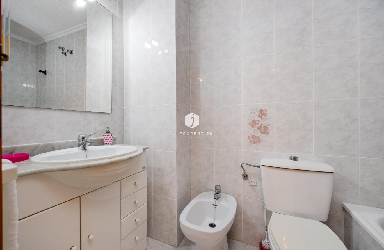 Aus zweiter Hand - Wohnung -
Torrevieja - Acequion