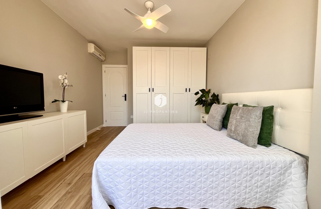 Tweedehands - Chalet -
Playa Flamenca - Costa Blanca