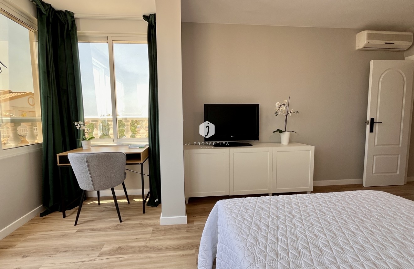 Tweedehands - Chalet -
Playa Flamenca - Costa Blanca