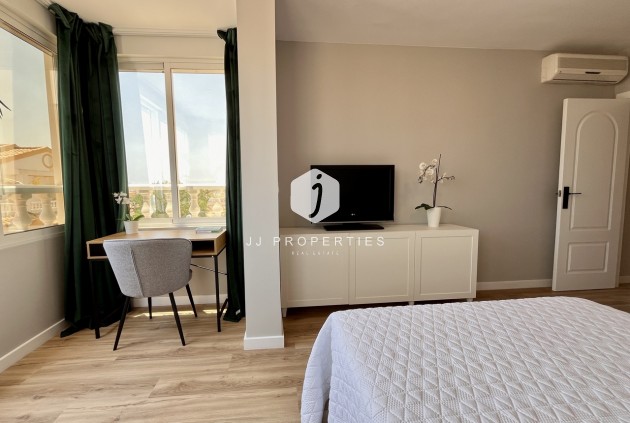 Tweedehands - Chalet -
Playa Flamenca - Costa Blanca