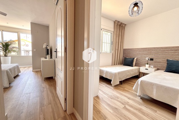 Tweedehands - Chalet -
Playa Flamenca - Costa Blanca