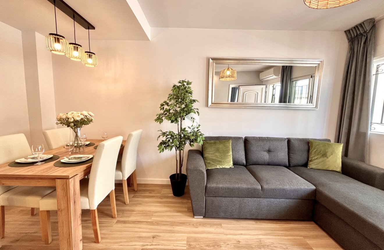 Tweedehands - Chalet -
Playa Flamenca - Costa Blanca