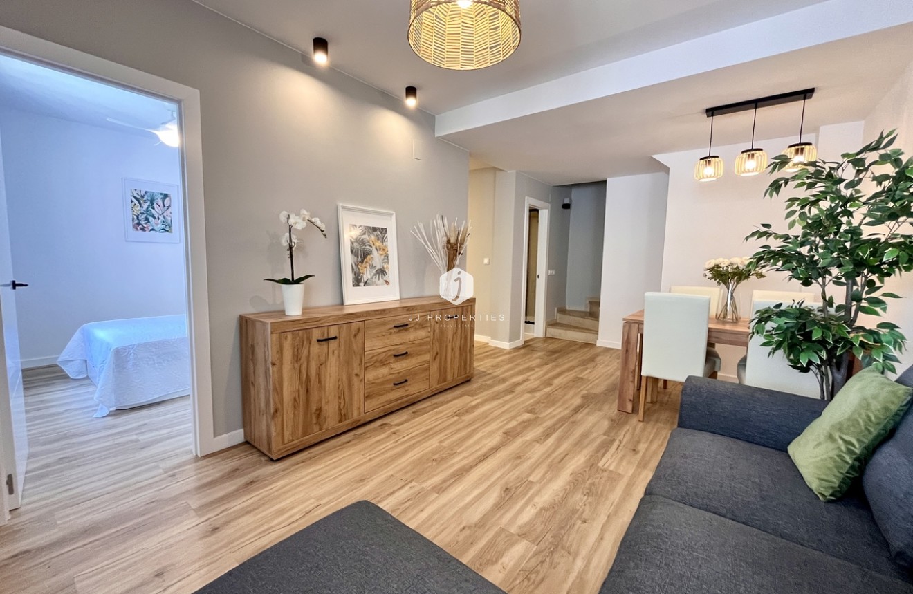 Tweedehands - Chalet -
Playa Flamenca - Costa Blanca