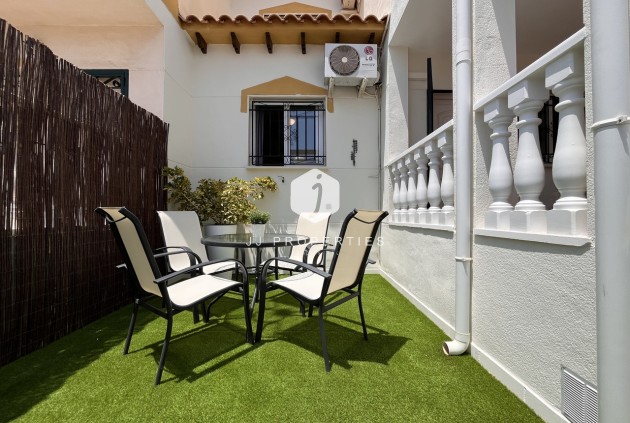 Tweedehands - Chalet -
Playa Flamenca - Costa Blanca