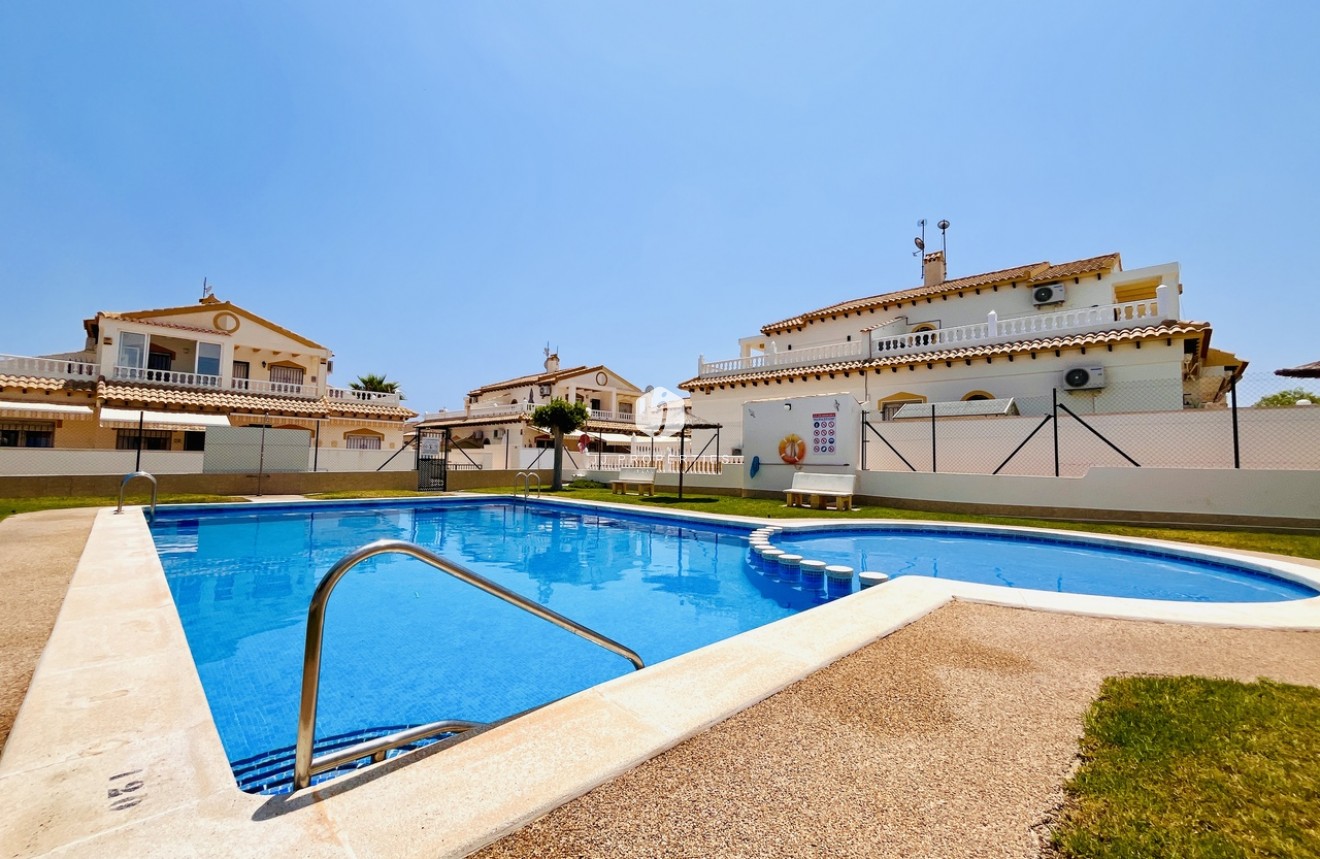 Tweedehands - Chalet -
Playa Flamenca - Costa Blanca