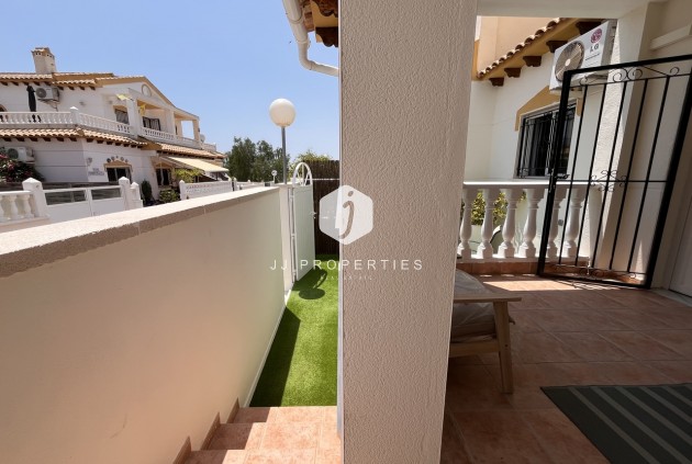 Tweedehands - Chalet -
Playa Flamenca - Costa Blanca