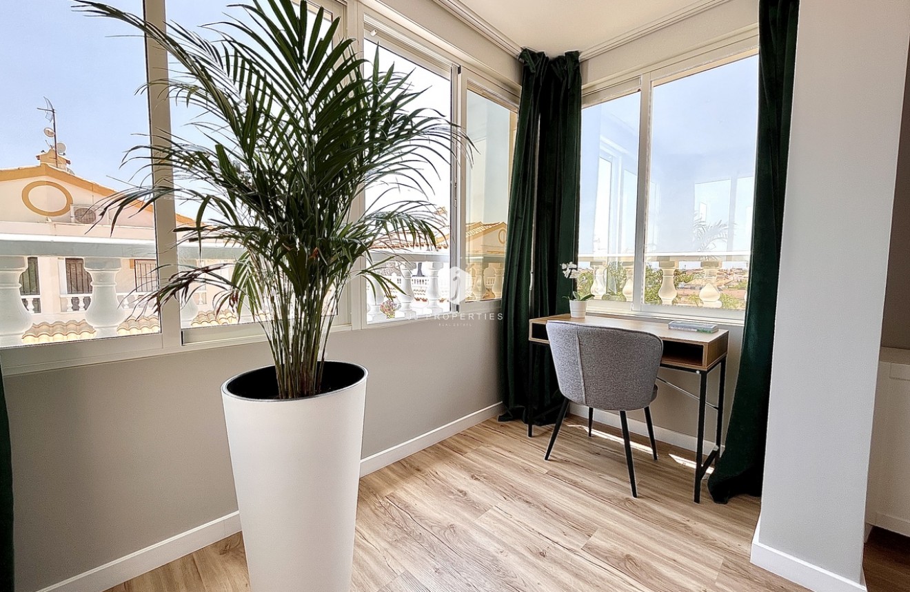 Tweedehands - Chalet -
Playa Flamenca - Costa Blanca