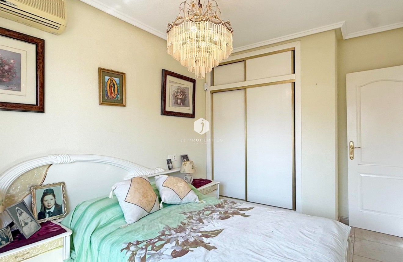 Tweedehands - Chalet -
Torrevieja - Costa Blanca