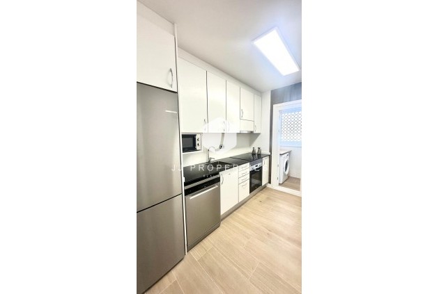 Z drugiej ręki - Mieszkanie w bloku -
Orihuela Costa - Campoamor