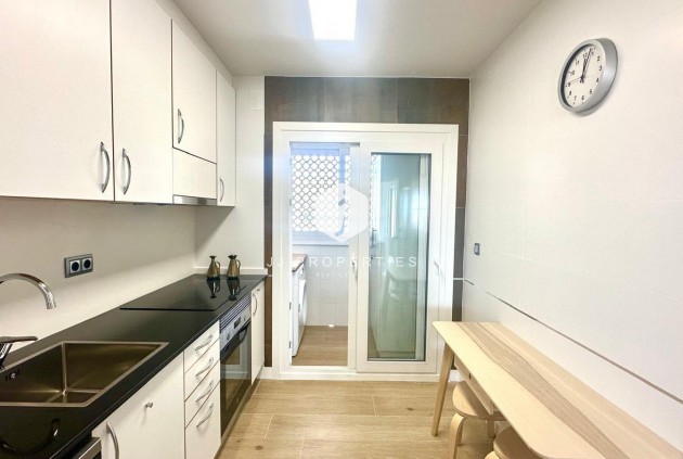 Z drugiej ręki - Mieszkanie w bloku -
Orihuela Costa - Campoamor