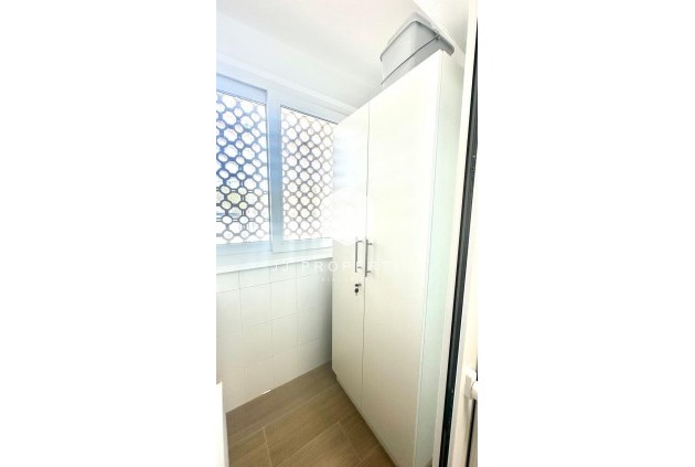 Z drugiej ręki - Mieszkanie w bloku -
Orihuela Costa - Campoamor