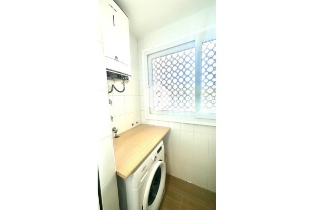 Z drugiej ręki - Mieszkanie w bloku -
Orihuela Costa - Campoamor