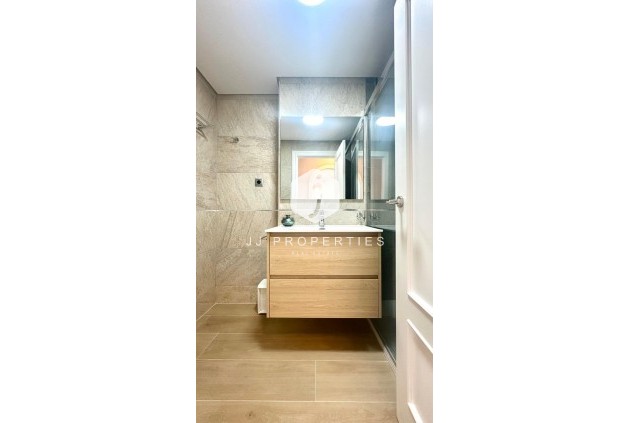 Z drugiej ręki - Mieszkanie w bloku -
Orihuela Costa - Campoamor