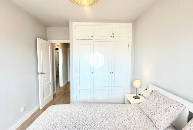 Z drugiej ręki - Mieszkanie w bloku -
Orihuela Costa - Campoamor