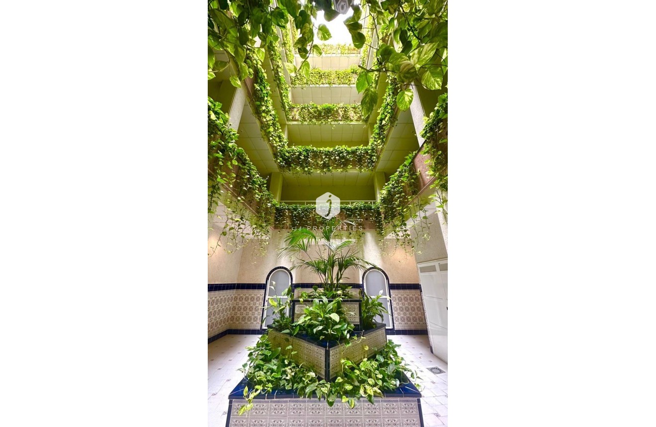 Tweedehands - Penthouse -
Torrevieja - Centro