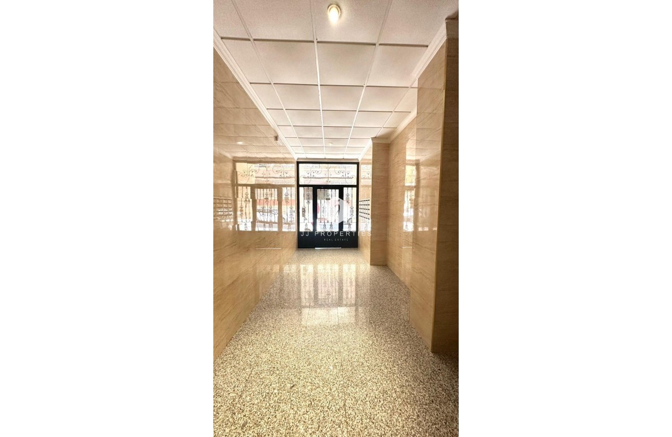 Tweedehands - Penthouse -
Torrevieja - Centro