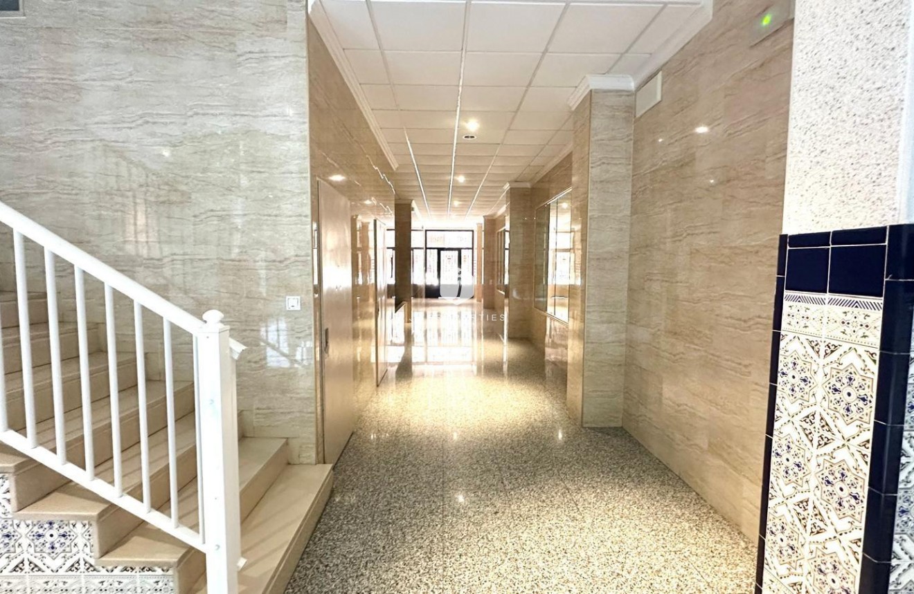 Tweedehands - Penthouse -
Torrevieja - Centro