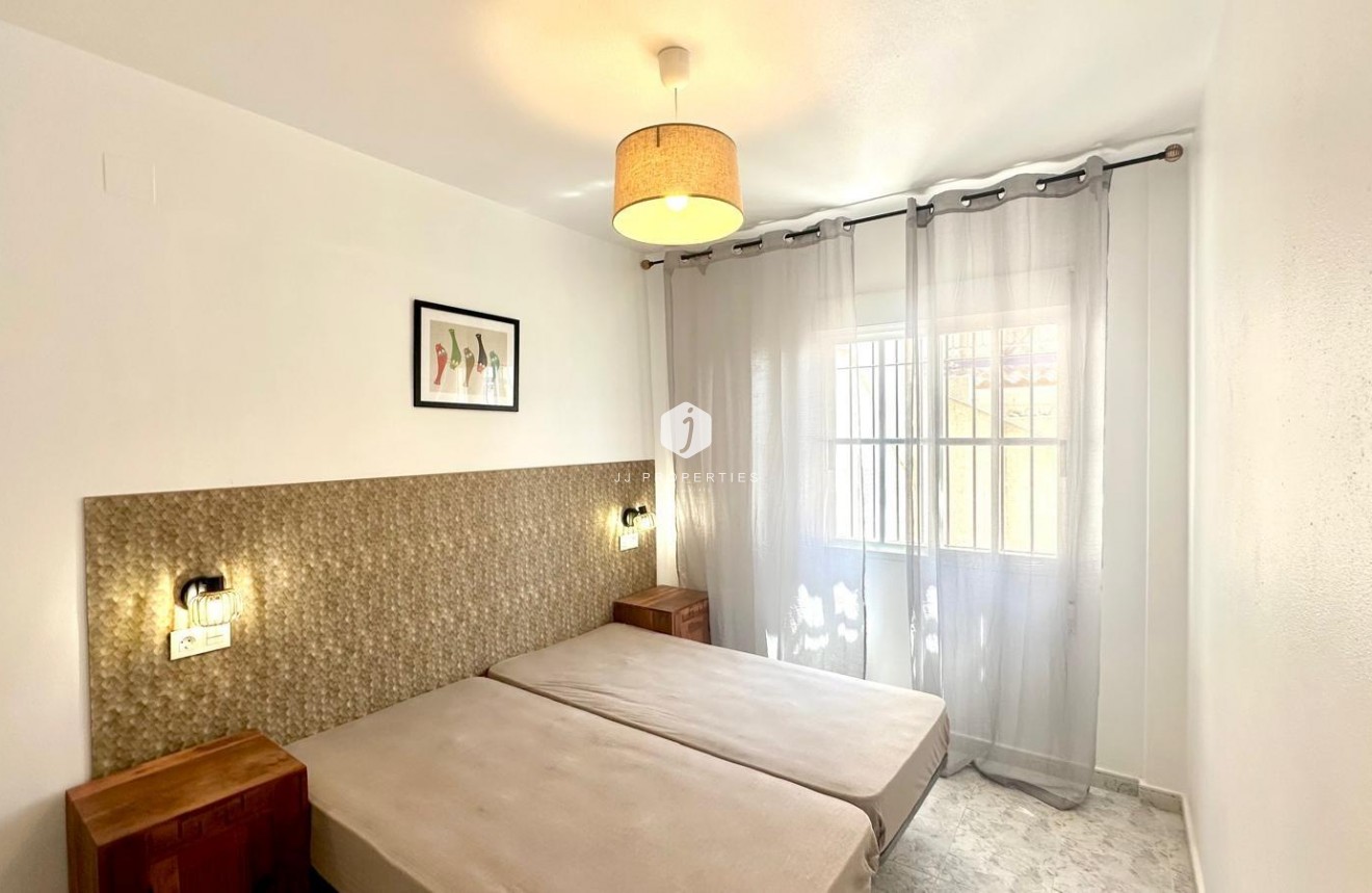 Resale - Apartment / flat -
Orihuela Costa - Playa Flamenca