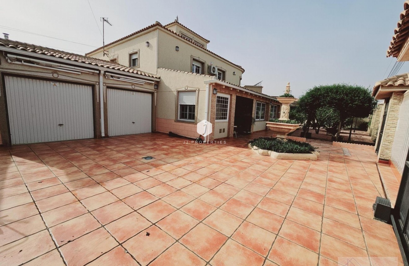 Tweedehands - Villa -
Torrevieja - La Siesta - El Salado - Torreta
