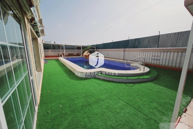 Tweedehands - Villa -
Torrevieja - La Siesta - El Salado - Torreta