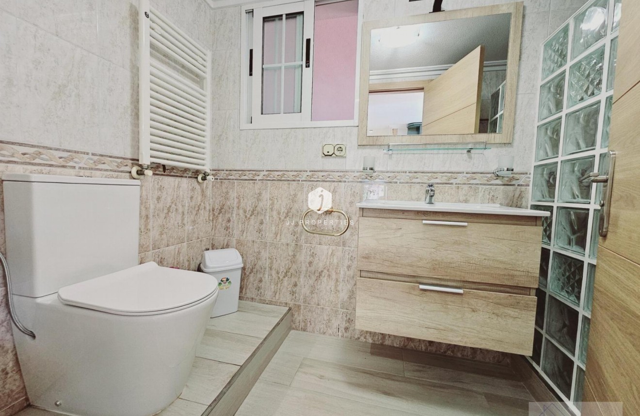 Tweedehands - Villa -
Torrevieja - La Siesta - El Salado - Torreta