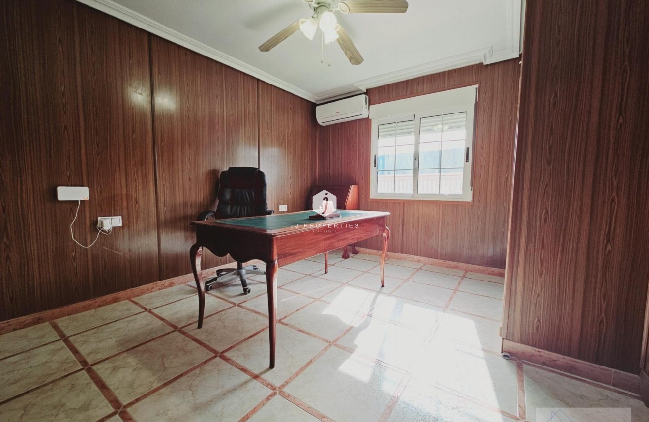 Tweedehands - Villa -
Torrevieja - La Siesta - El Salado - Torreta