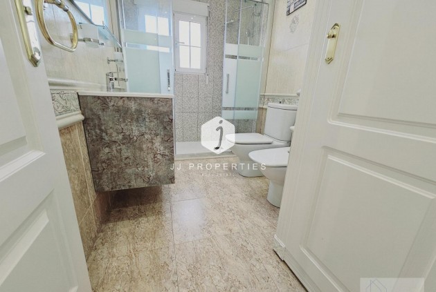 Tweedehands - Villa -
Torrevieja - La Siesta - El Salado - Torreta