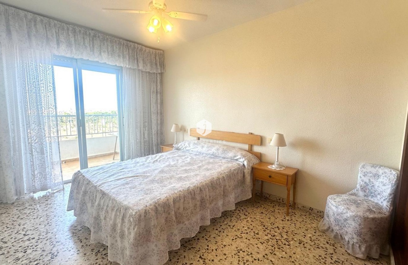 Tweedehands - Appartement / flat -
Torrevieja - Punta prima