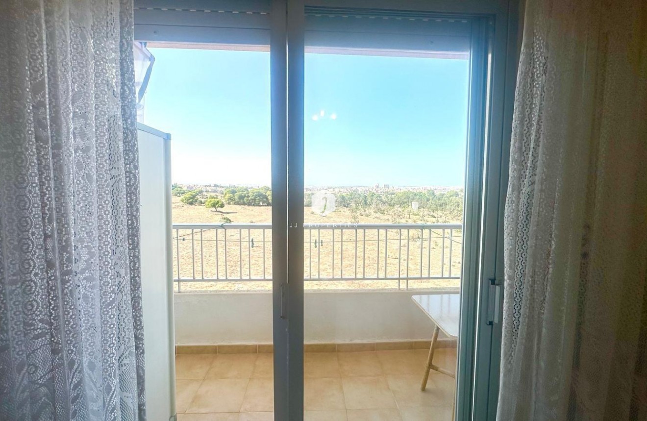 Tweedehands - Appartement / flat -
Torrevieja - Punta prima