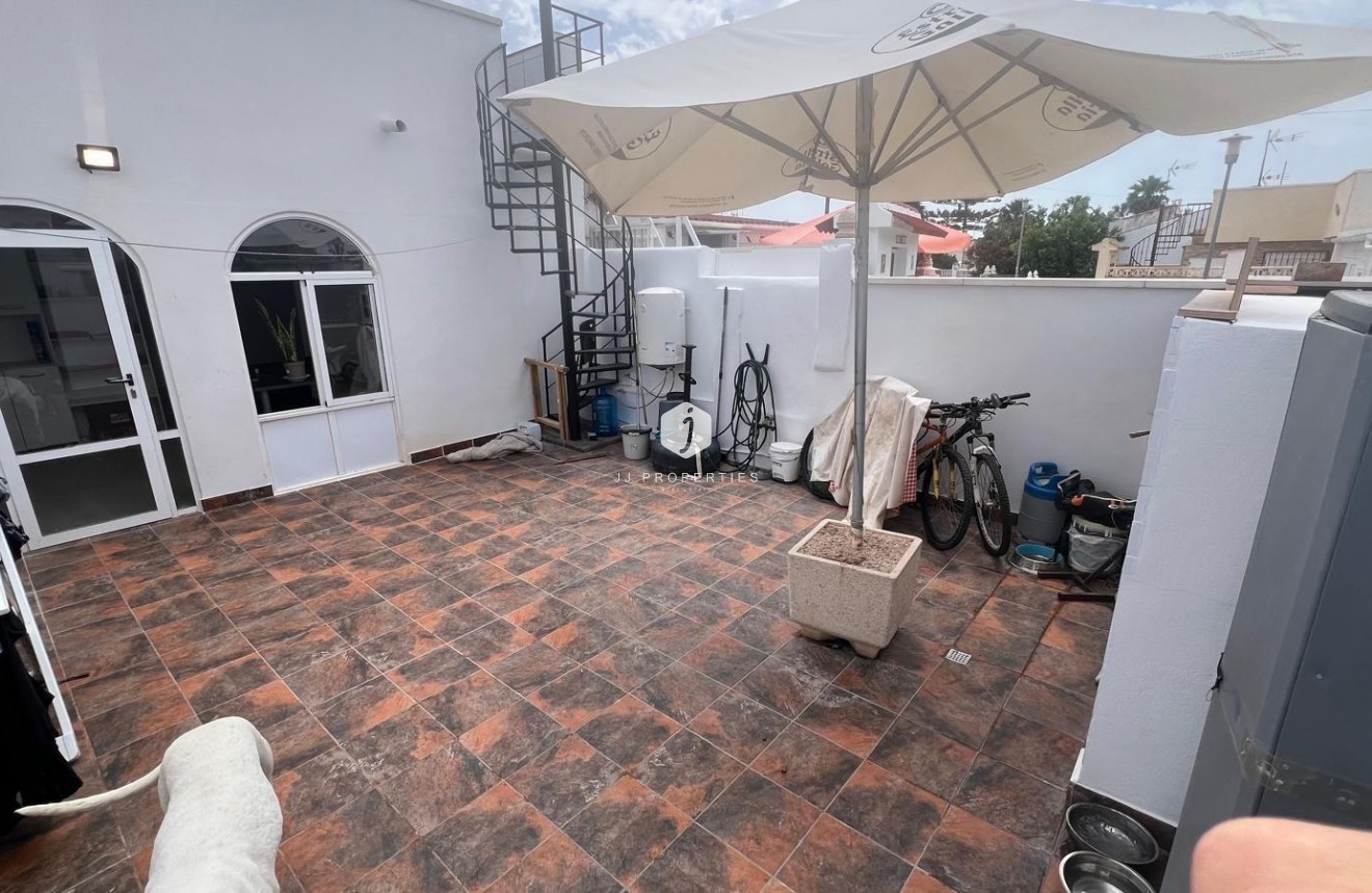 Tweedehands - Bungalow -
Torrevieja - La Siesta - El Salado - Torreta