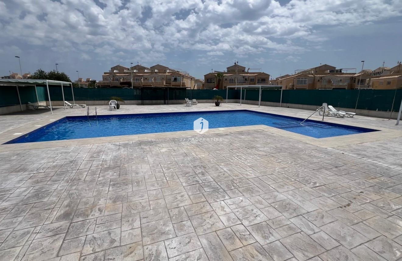 Tweedehands - Bungalow -
Torrevieja - La Siesta - El Salado - Torreta